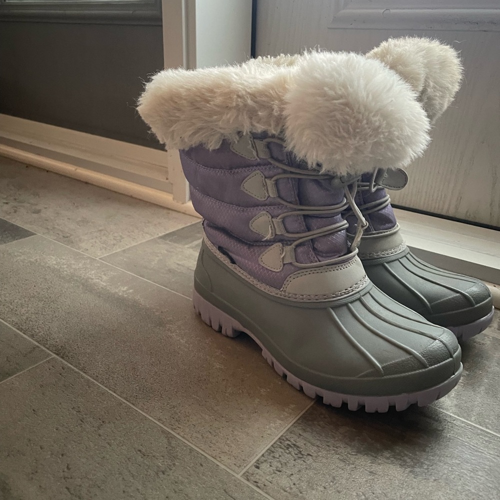 3/$20 Faux Fur Lined Winter Boots